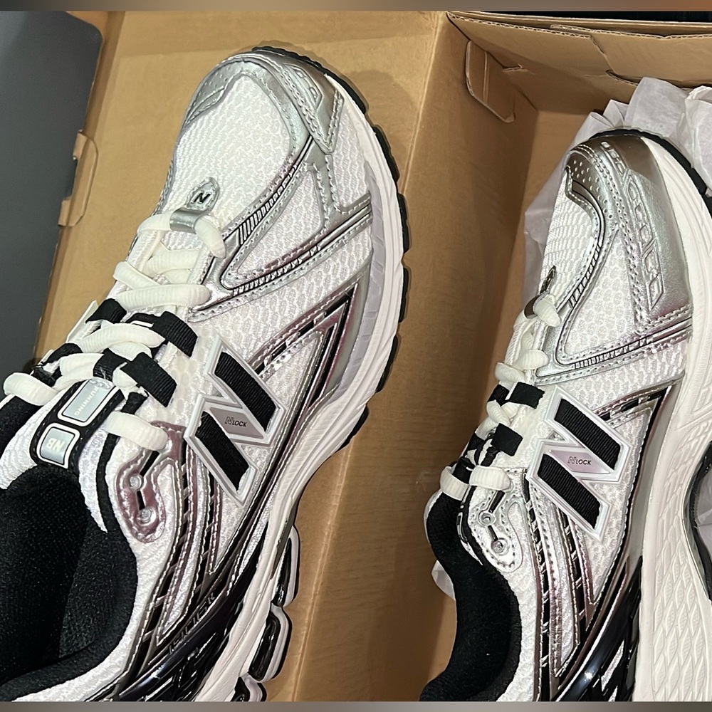 *BRAND NEW* NEW BALANCE 1906R Silver, White, and Black